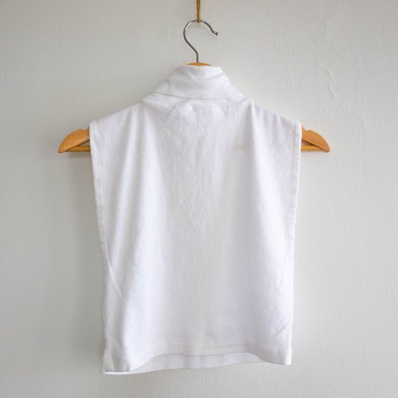 White Turtle neck No Sleeves Top - Picture 2 of 2